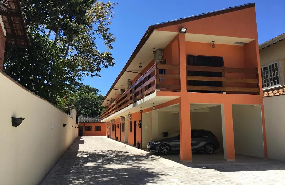 Chalés Ubatuba 102 - P. Itaguá-1