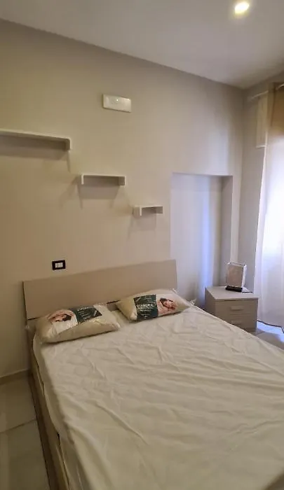 Garibaldi Room-1