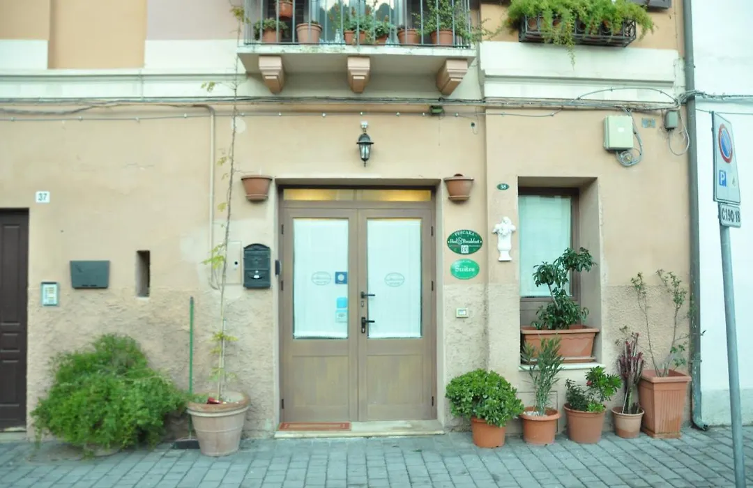 Bed And Breakfast Piazza Mercato-1