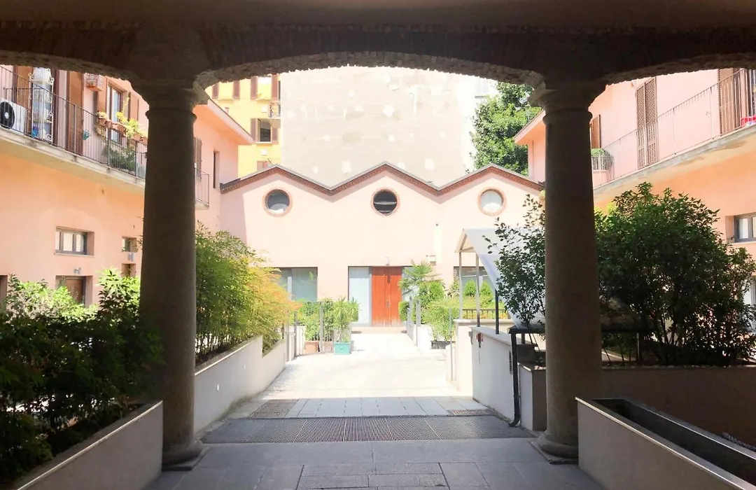 Easy Milano - Rooms And Apartments Navigli-1