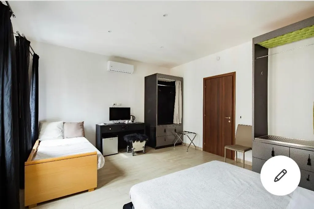 Blu Suite-1
