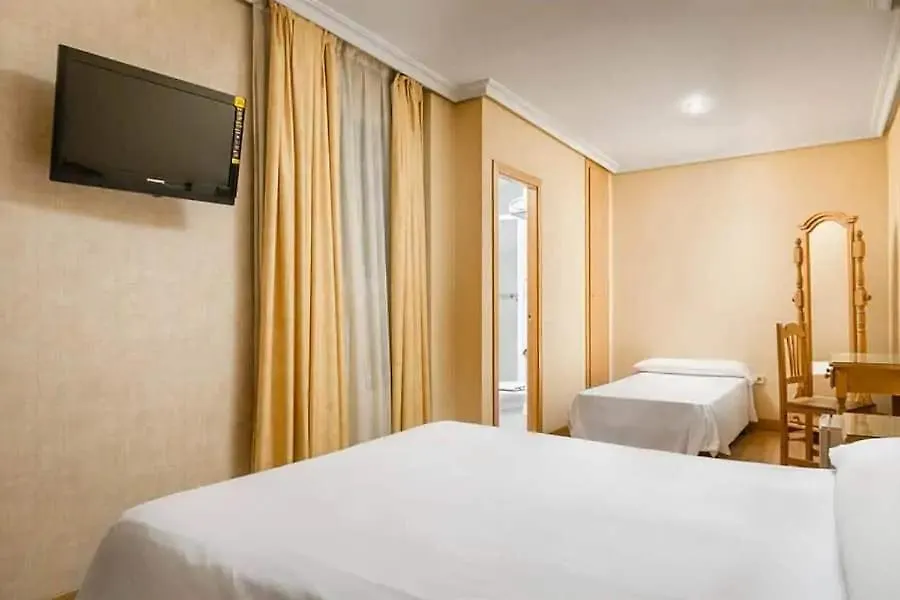 Hotel Madrid Río-1