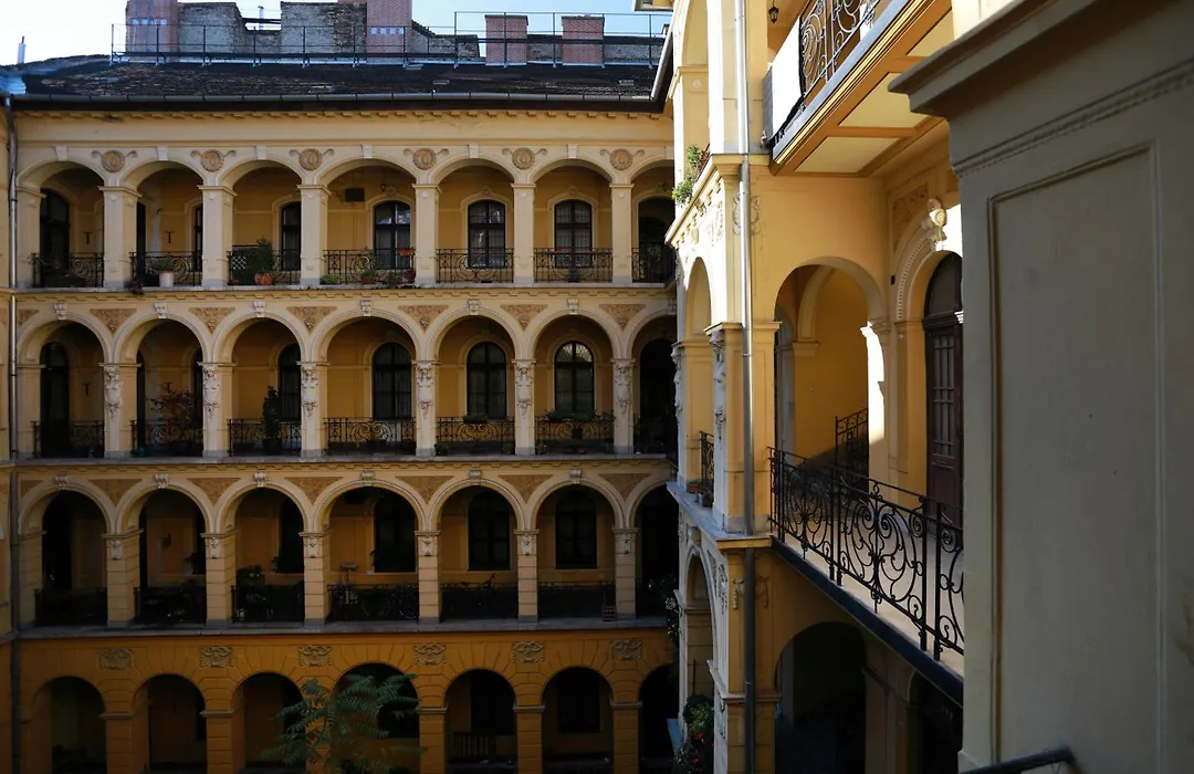 Budapestayz - Raday Rooms-1