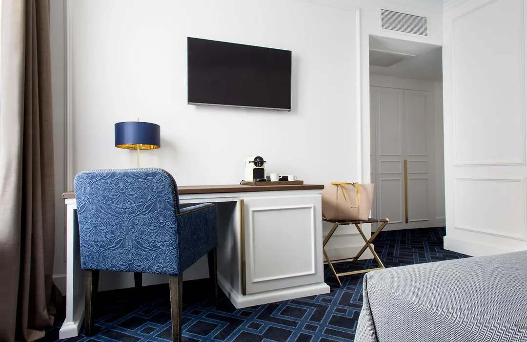 Hotel Midmost By Majestic Hotel Group-1