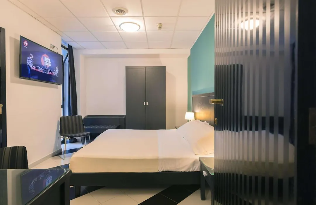 Executive Business Hotel-1