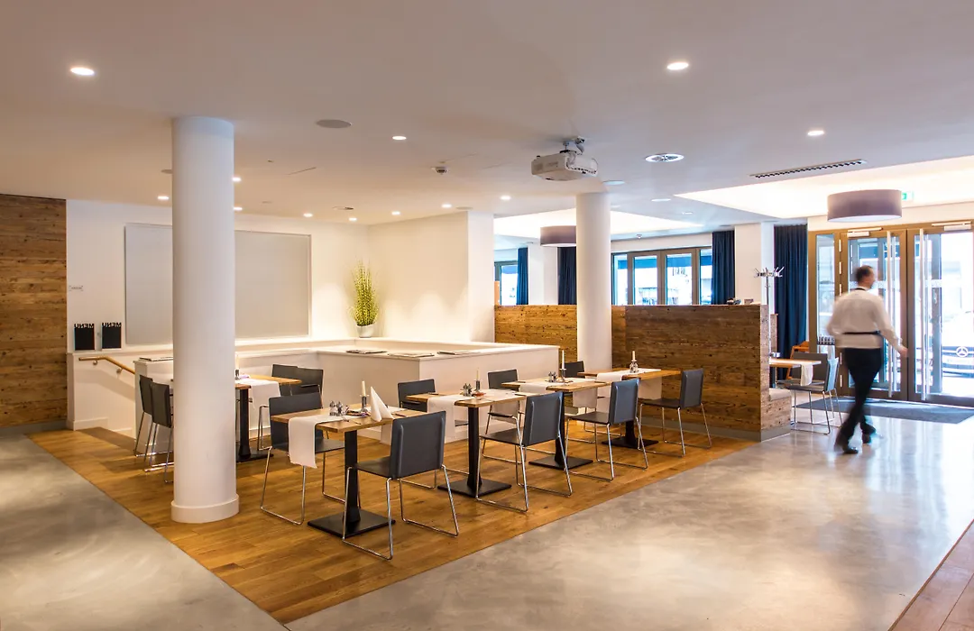 VI Vadi Hotel Bayer 89-1