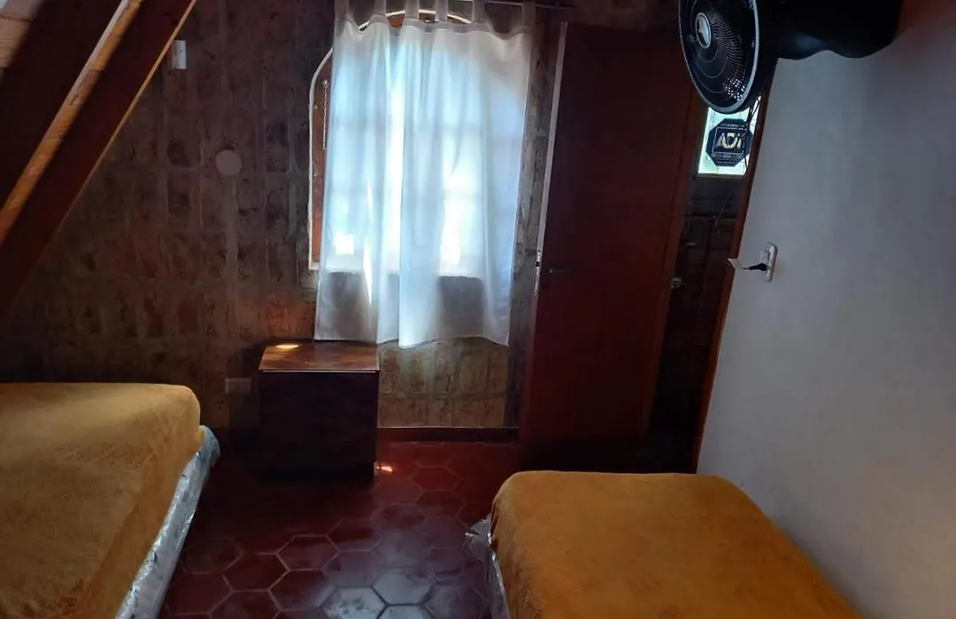 Casa Alpina espaciosa a 2 cuadras del centro de Villa Gesell y a 5 de la playa-1
