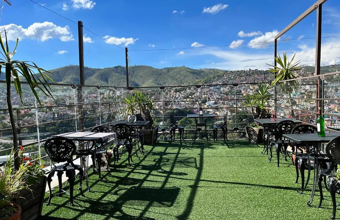 Hotel Casona De Las Aves-1