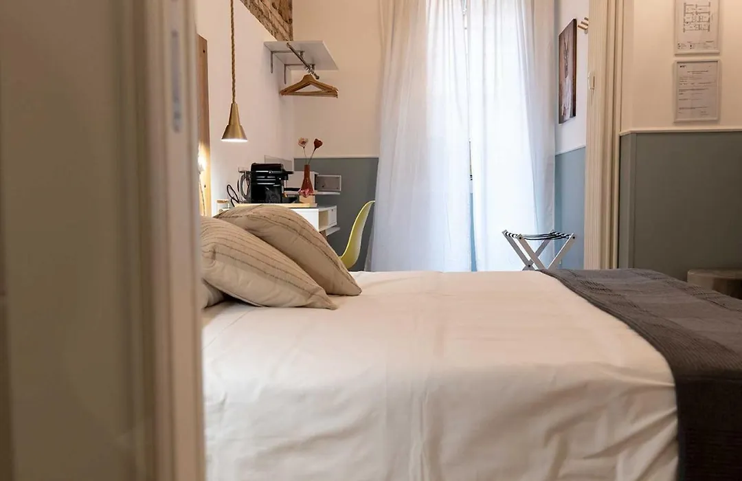 Smart Guesthouse Termini-1