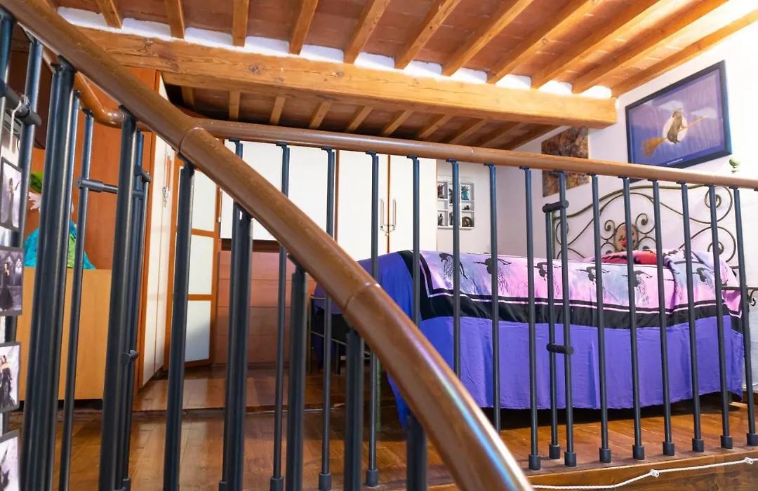 LE STREGHE rooms e art,centralissimo con garage su richiesta-1