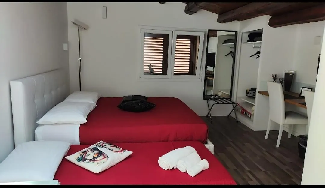 San Francesco Rooms L.T.-1