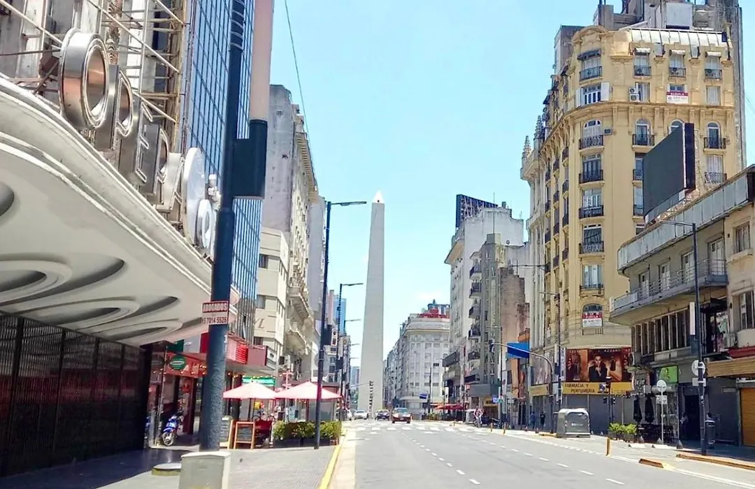Obelisco 818-1