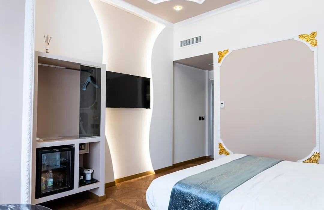 Queen Cattleya Suite-1