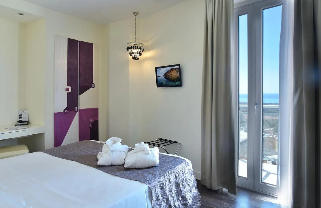 Hotel Exclusive-1