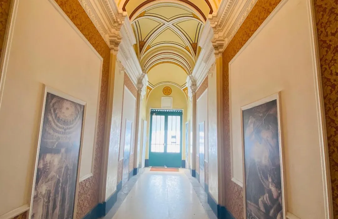 Opera16 Guestrooms-1