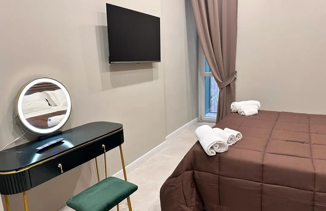 Dimora Del Plebiscito B&B-1