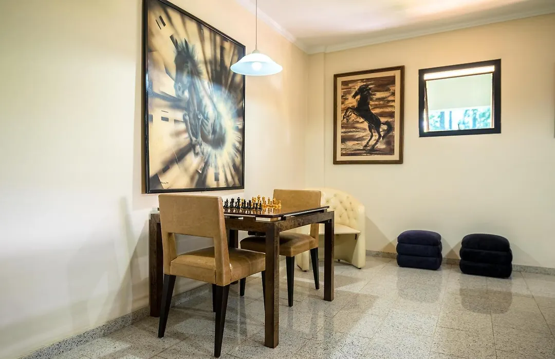 Rovi Plaza Hotel-1