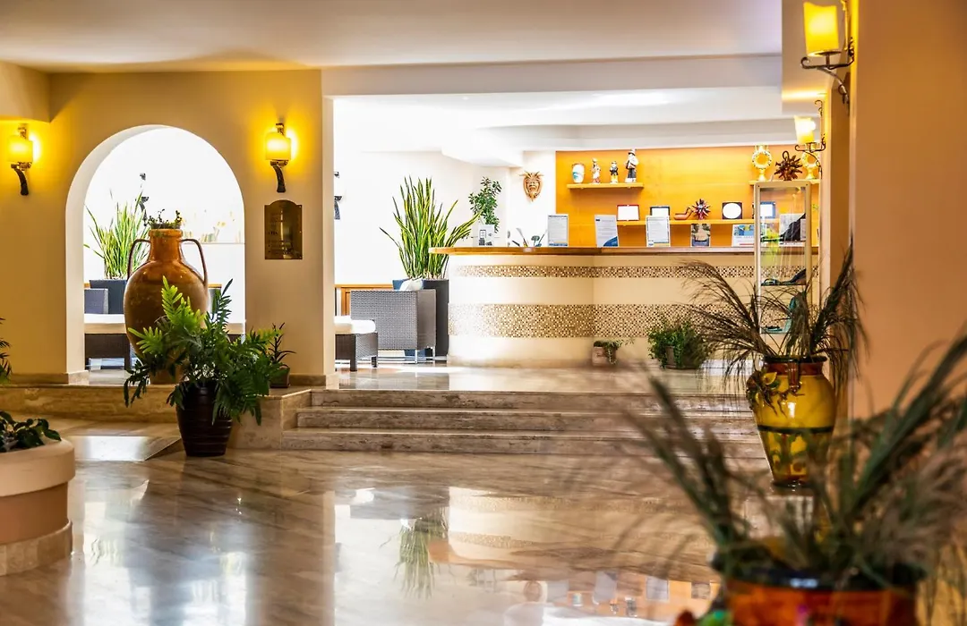 Tropis Hotel-1