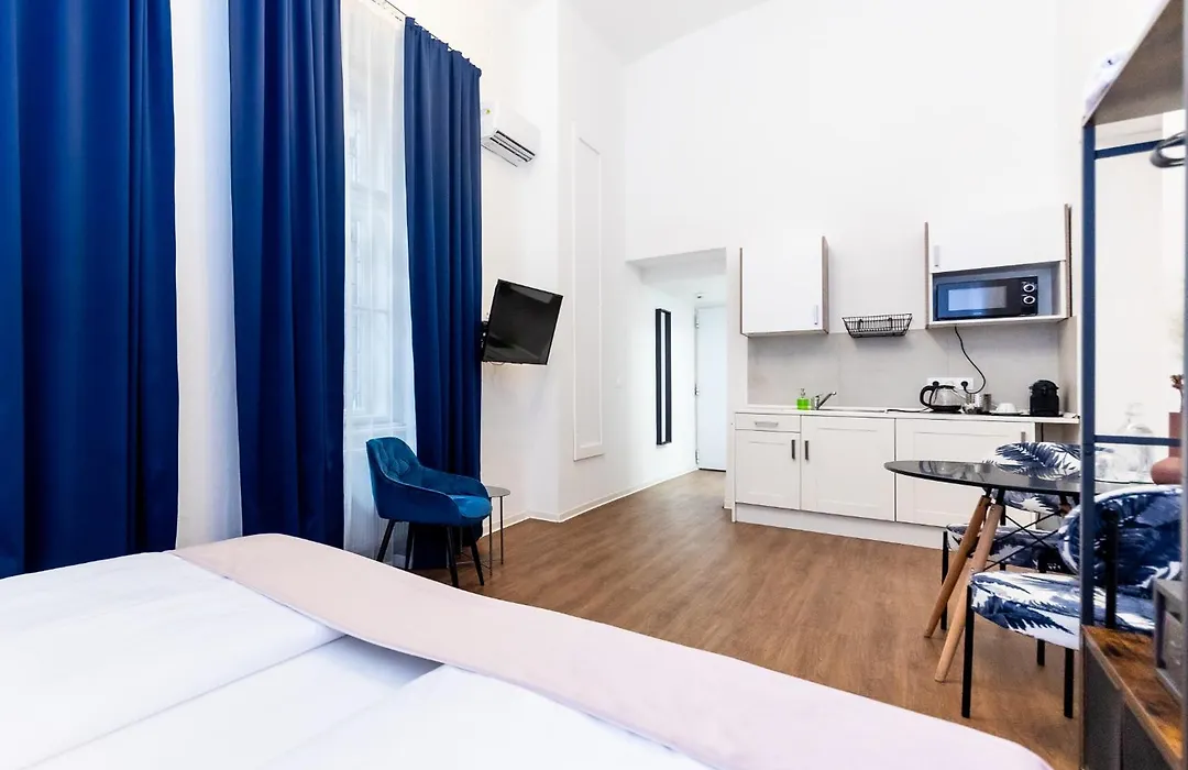 Adagio Downtown Rooms-1
