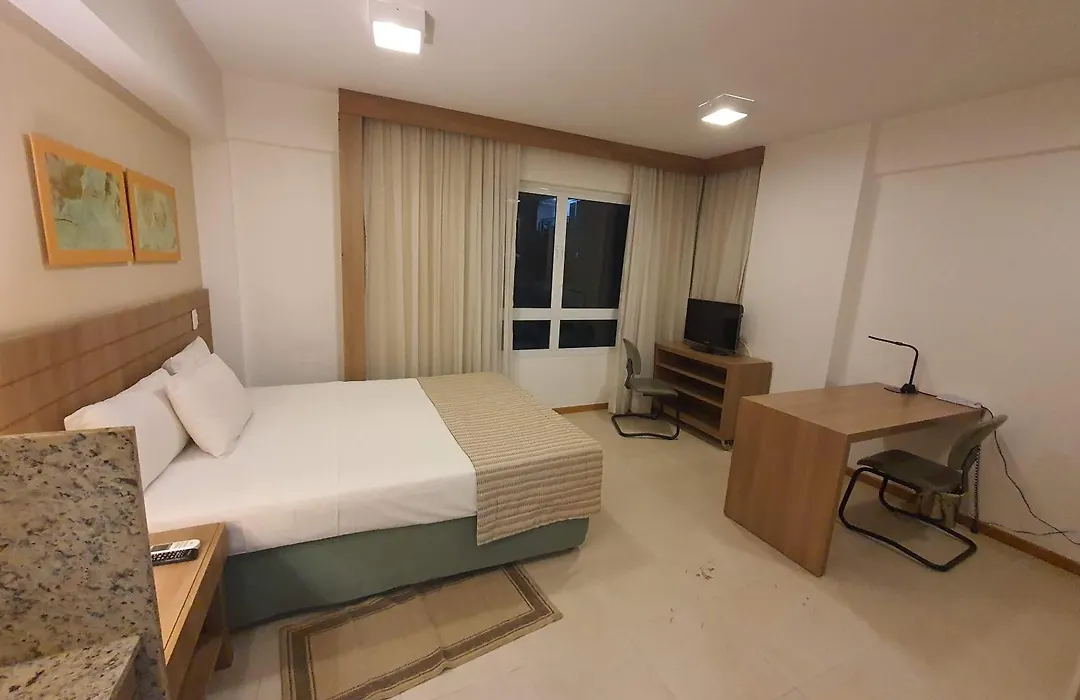 FLAT SAINT MORITZ EXPRESS, SHN QUADRA 1, AO LADO DA ESPLANADA DOS MINISTÉRIOS, PRÓXIMO AO ESTÁDIO MANÉ GARRINCHA, COM WI-FI, SMART TV, PISCINA, ACADEMIA, SAUNA, HIDROMASSAGEM By REI DOS FLATS-1