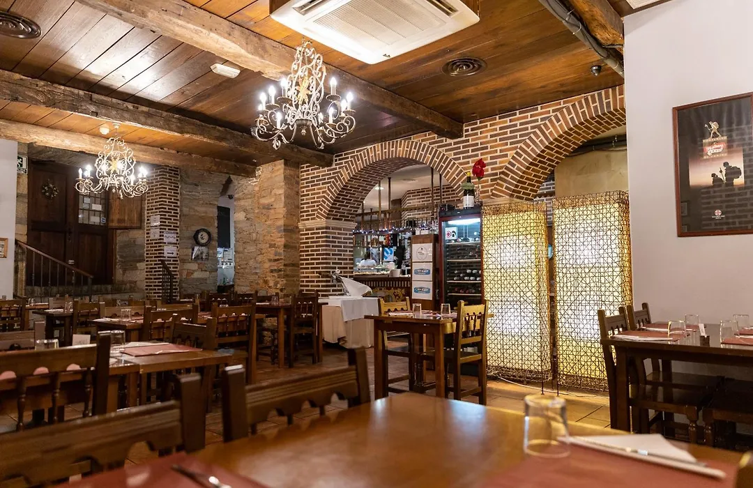 Hotel Aroi Bierzo Plaza-1