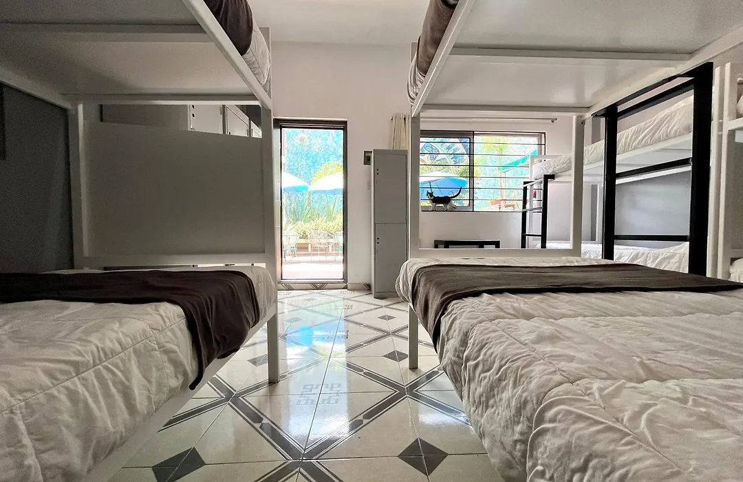 WHOST Hotel y Hostal-1