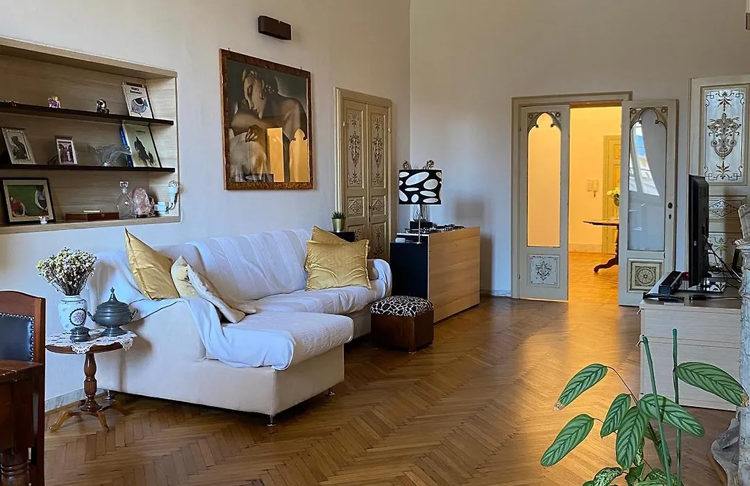 L'antica casa sui lungarni di Pisa-1
