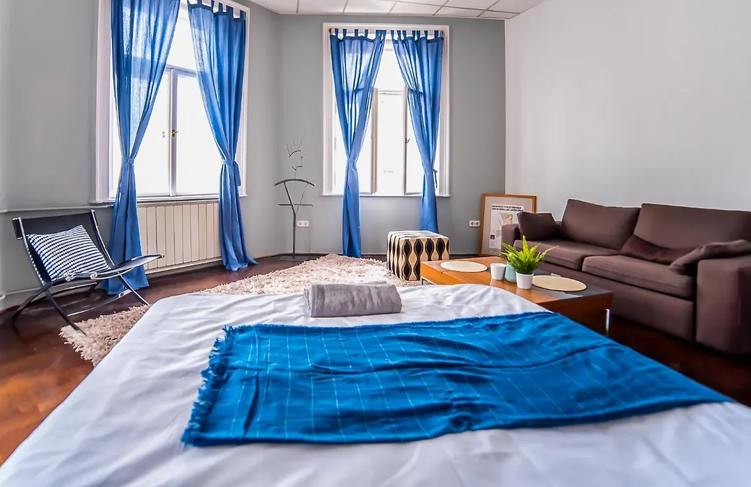 2B Hostel & Rooms-1