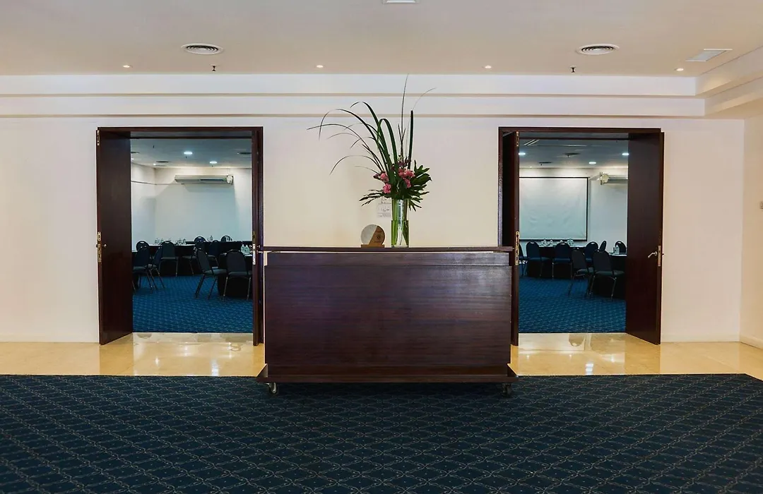 Dazzler By Wyndham Buenos Aires San Martin-1