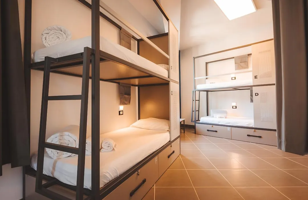 Lecco Hostel&Rooms-1