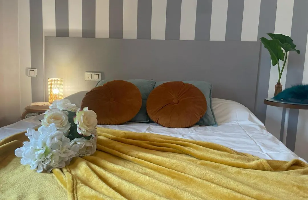 Gloria'S Design House-1