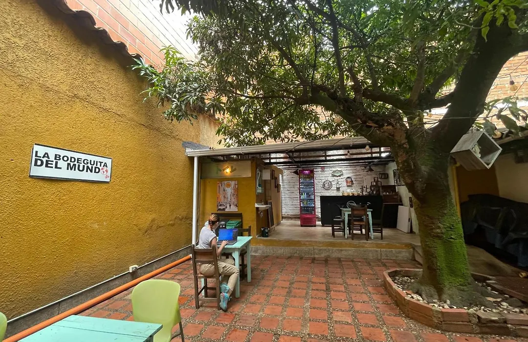 Hostal La Bodeguita Del Mundo Laureles-1