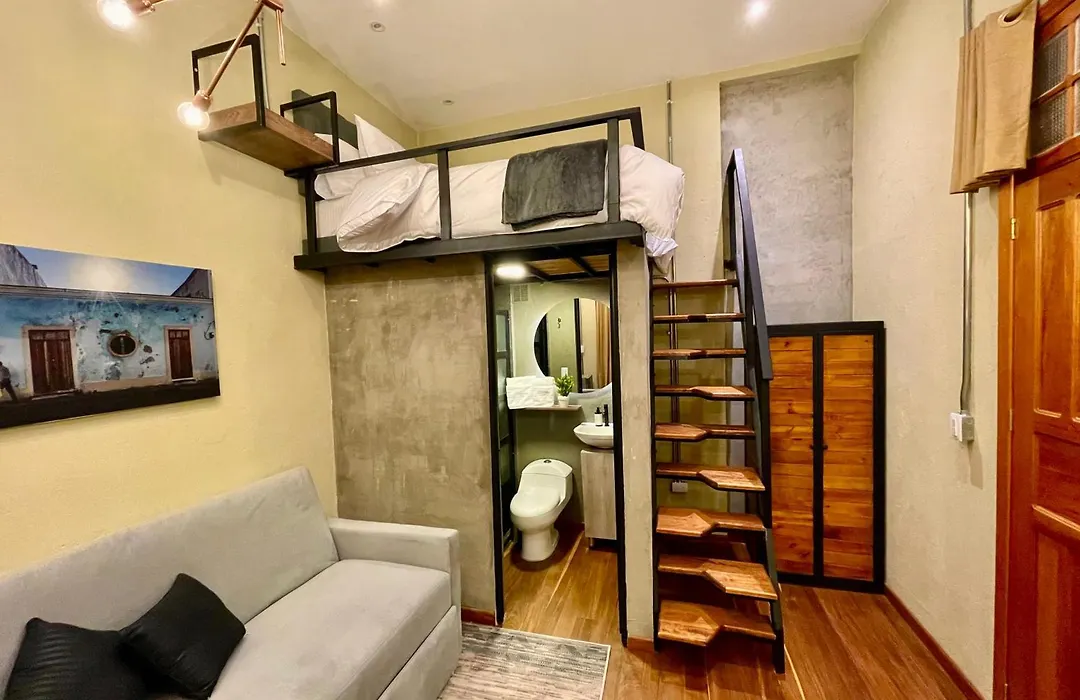 Colonia Suites 722-1