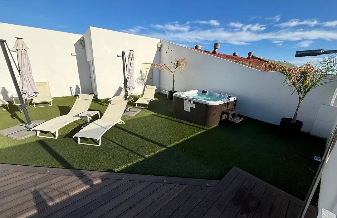 Daos Suites & Terrace Marbella-1