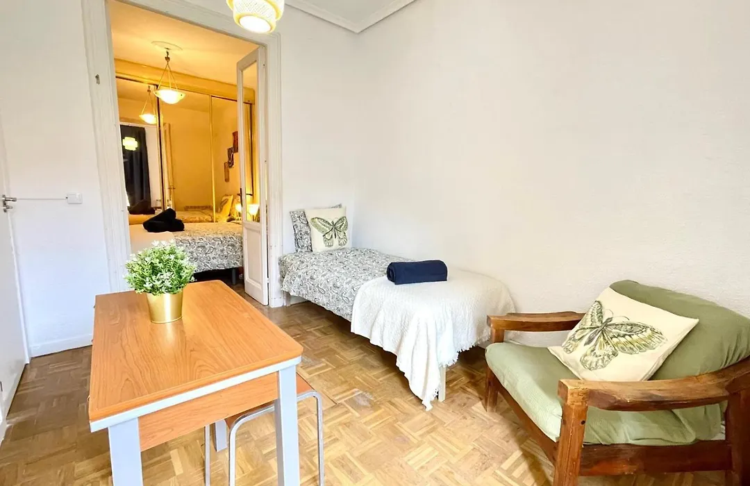 Centric Rooms Madera Gran Via-1