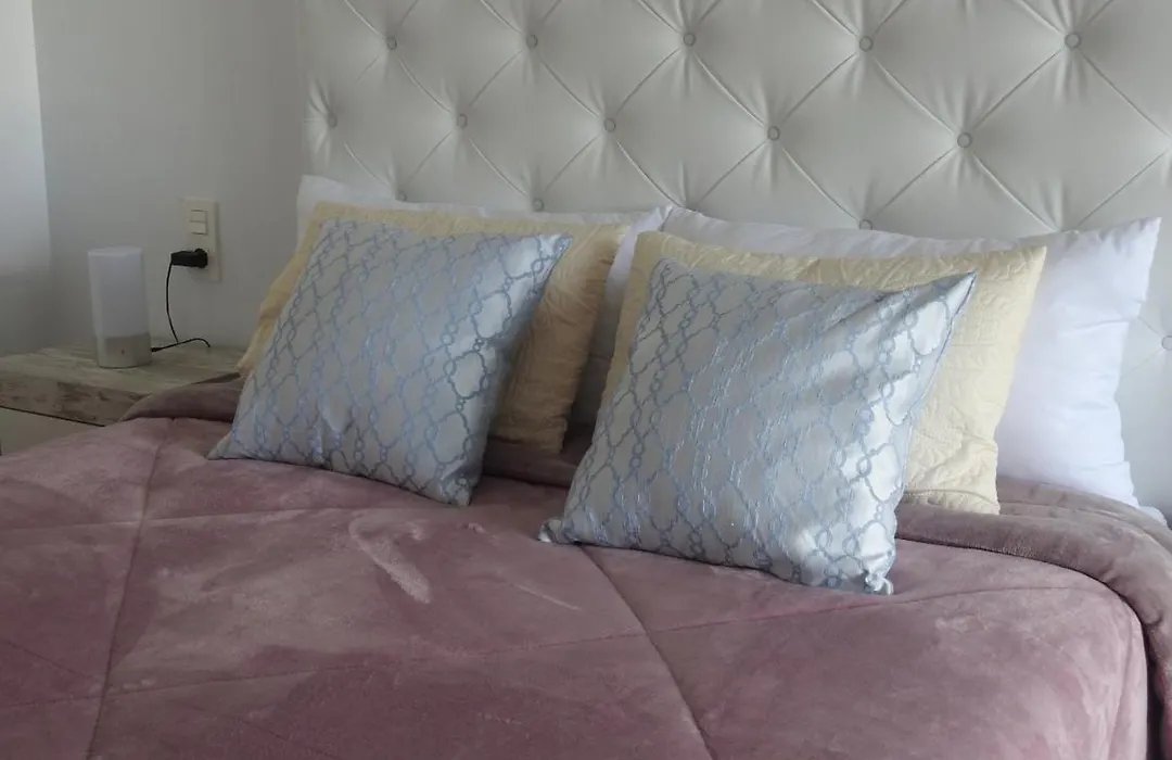 Sandra Rooms-1