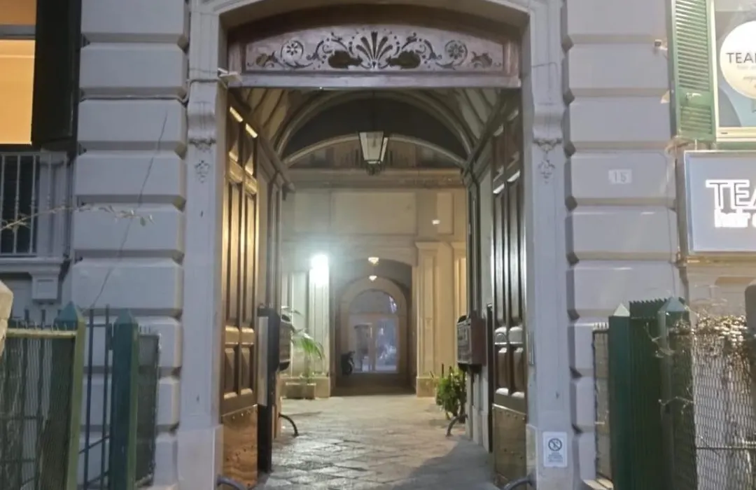 Amedeo Square-1