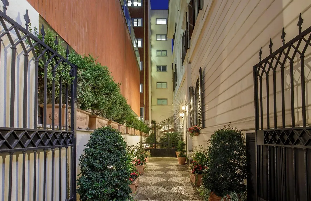 Hotel Royal Court-1