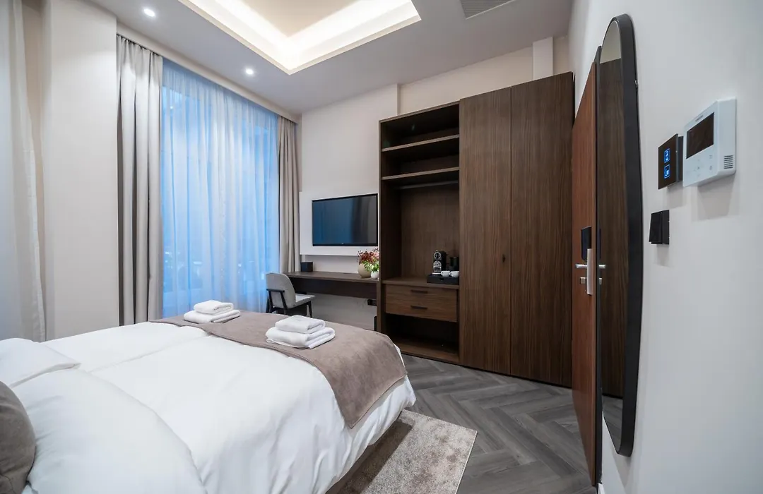 Damas Suites Budapest-1