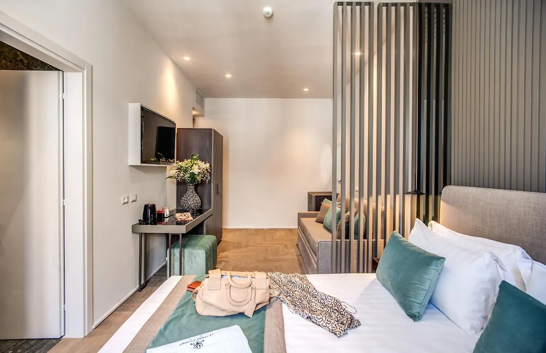 Hotel 77 Seventy-Seven Luxury Suites - Maison D'Art Collection-1
