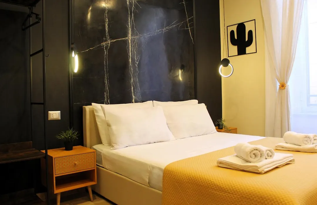 BlackWoody Contemporary Rooms - Napoli Centro Storico Via Toledo-1