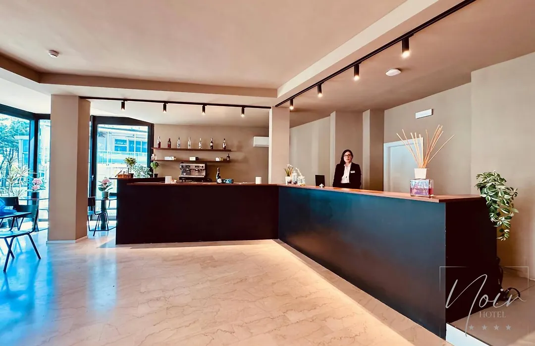 Hotel Noir - Free Brunch & Breakfast Until 13-00 - Vicinissimi A Mirabilandia-1