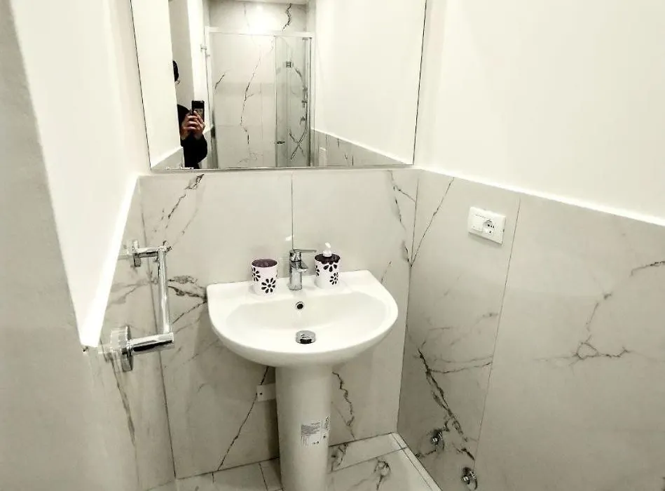 MAYFLOWERS B&B Zona Ospedale Cisanello Pisa-1