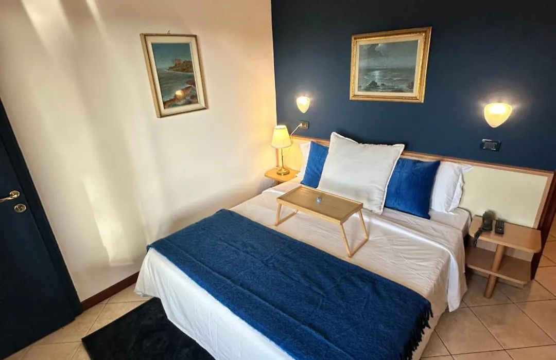 Hotel La Riviera-1