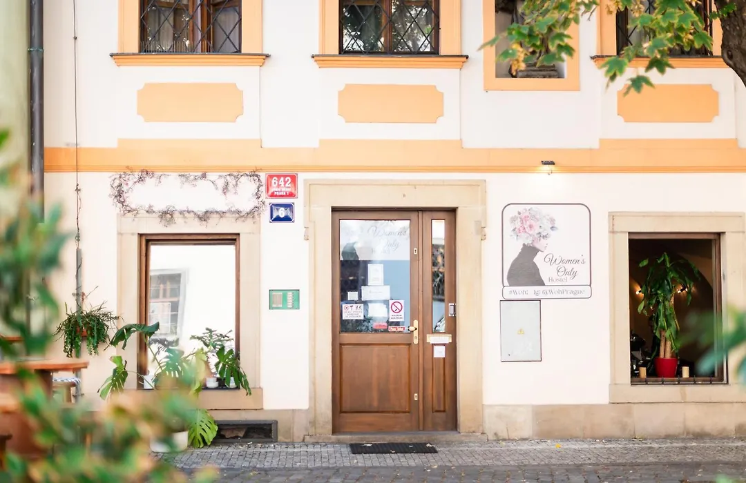 Women'S Only Hostel - Female Only-1