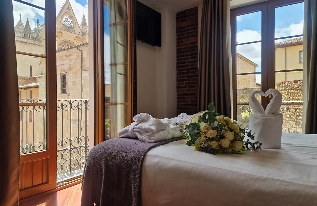 Hotel Spa QH Centro León-1