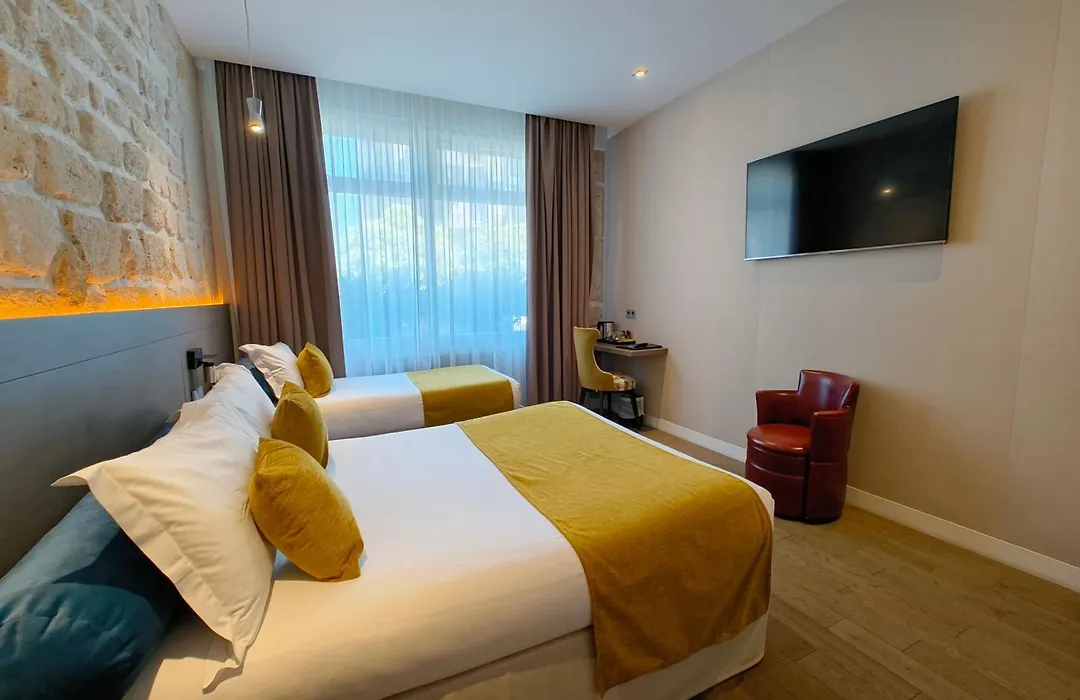 Familia Hotel-1