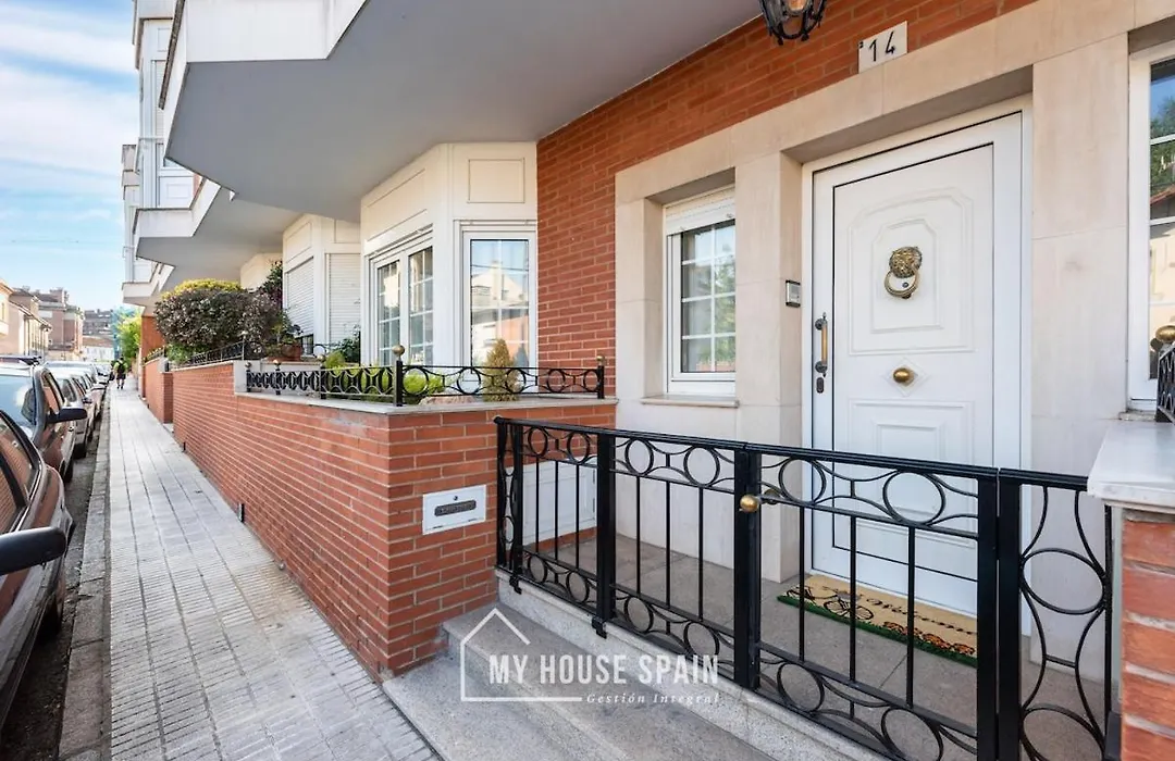MyHouseSpain - Hermosa casa con jardín en Gijón-1