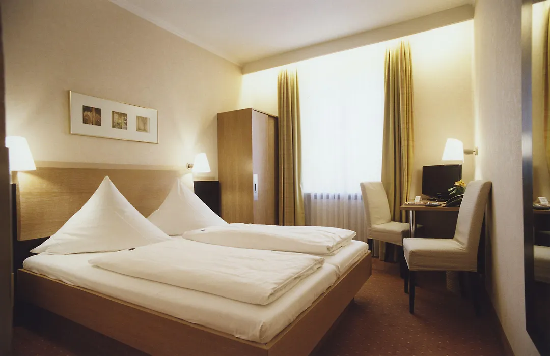 Hotel Jedermann-1