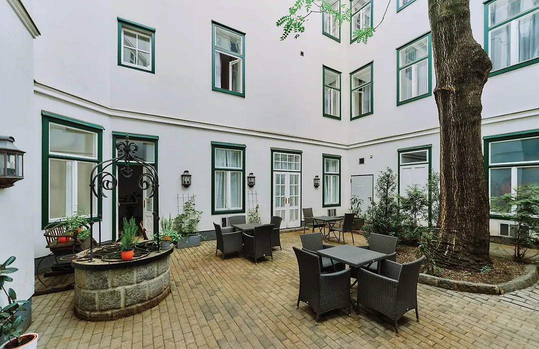 Hotel Westbahn-1